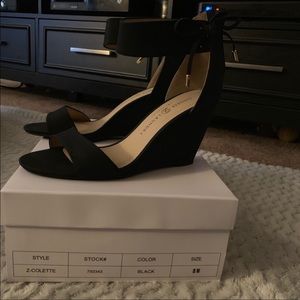 Size 8 heeled sandals